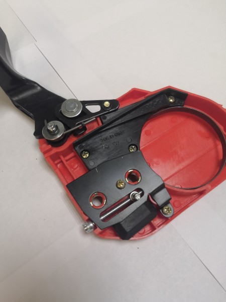 Крышка шины IGP 4500-5800 для бензопил CHAMPION 250-362 в сборе  